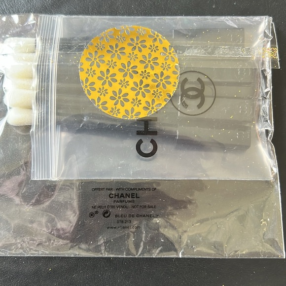 Chanel Parfums EYESHADOW Brushes 8 pcs.& LE LIFT & NOIR ALLURE MASCARA SAMPLES - Picture 4 of 8